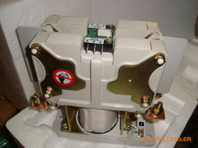 機車專用直流接觸器S296A-3-110V現(xiàn)貨供應(yīng)及圖片展示——昆明市盤龍區(qū)昌茂五金交電經(jīng)營部